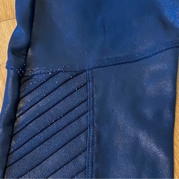 Spanx Moto Faux Leggings, size XL fits size 4 only - Picture 11 of 14